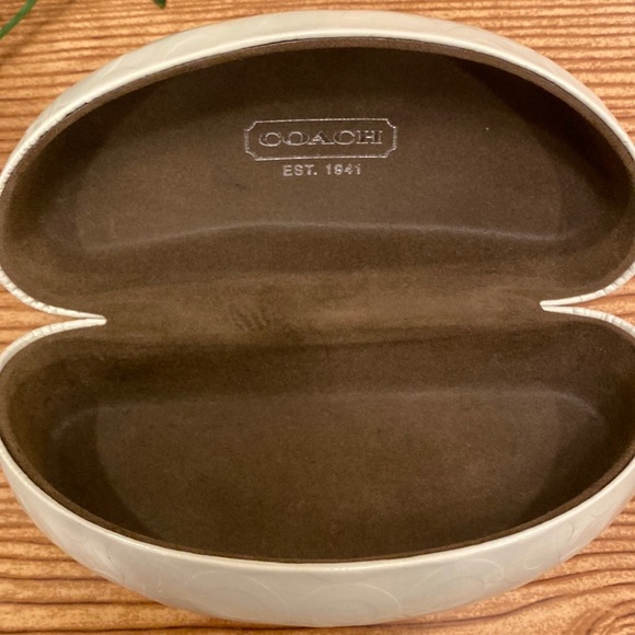 COACH Hard Sunglass Case - Picture 5 of 6